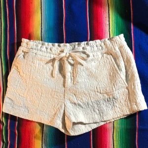 LOFT Embroidered White Shorts from Lou & Grey 💗😍